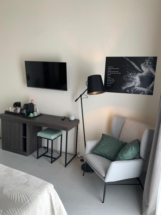 Donna Caterina Hotel Монополи Екстериор снимка