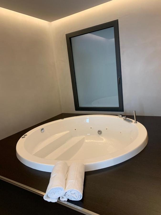 Donna Caterina Hotel Монополи Екстериор снимка